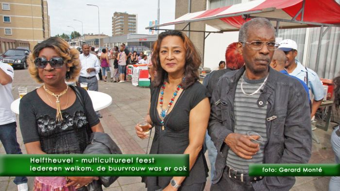 0montE9299- helftheuvel multicult feest-  web 2011