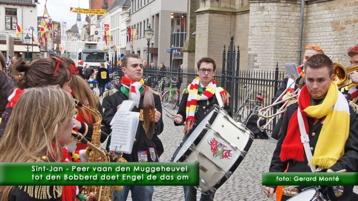 montE10980D- engeltje met das-  web 2012