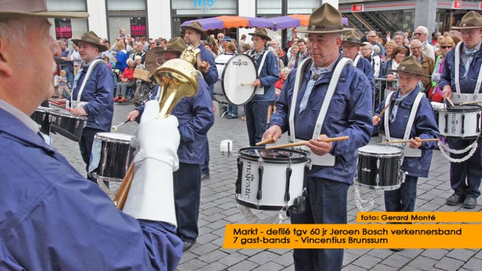 montE12033- jbvband 60jr defilE-  web 2012