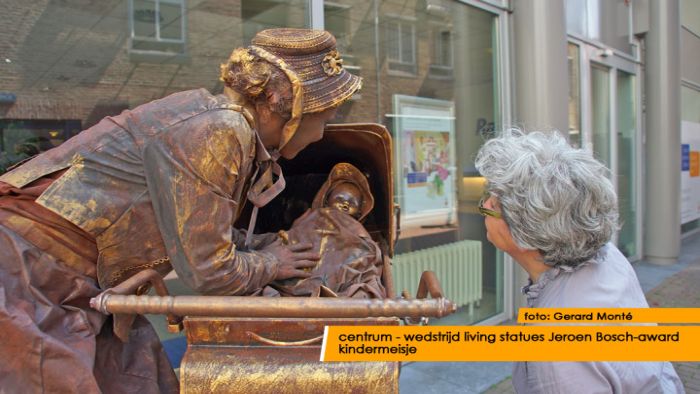 montE17914- living statues