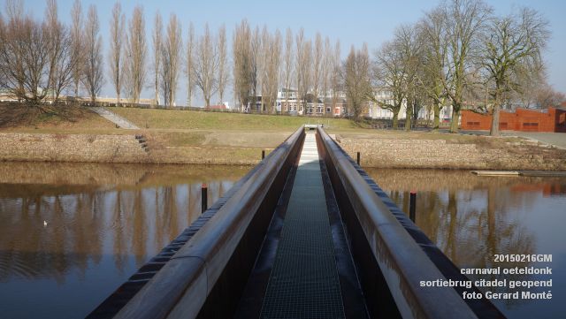 DSC09726-  carnaval oeteldonk sortiebrug citadel geopend- 16feb2015 - foto GerardMontE web