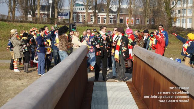 DSC09761-  carnaval oeteldonk sortiebrug citadel geopend- 16feb2015 - foto GerardMontE web