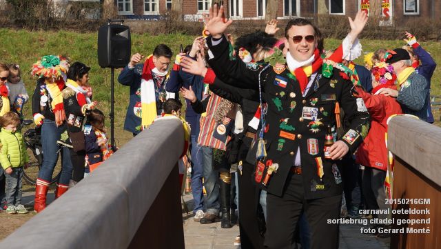 DSC09763-  carnaval oeteldonk sortiebrug citadel geopend- 16feb2015 - foto GerardMontE web