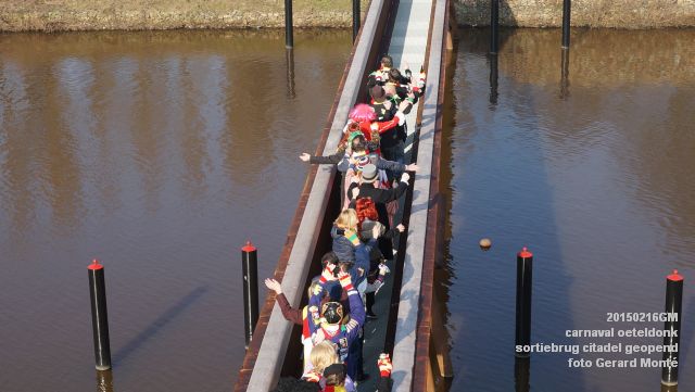 DSC09770-  carnaval oeteldonk sortiebrug citadel geopend- 16feb2015 - foto GerardMontE web