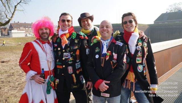 DSC09778-  carnaval oeteldonk sortiebrug citadel geopend- 16feb2015 - foto GerardMontE web
