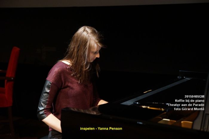 DSC08000- koffie bij de piano ThadP - 5apr2015 -  foto GerardMontE web