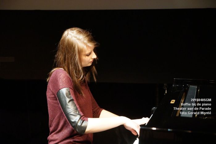 DSC08002- koffie bij de piano ThadP - 5apr2015 -  foto GerardMontE web