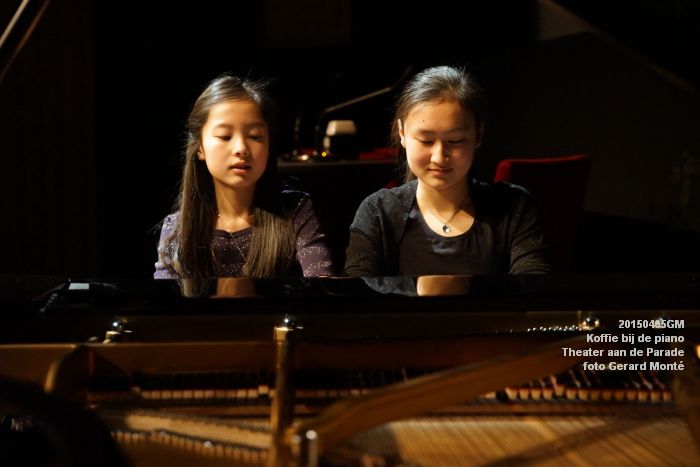 DSC08016- koffie bij de piano ThadP - 5apr2015 -  foto GerardMontE web