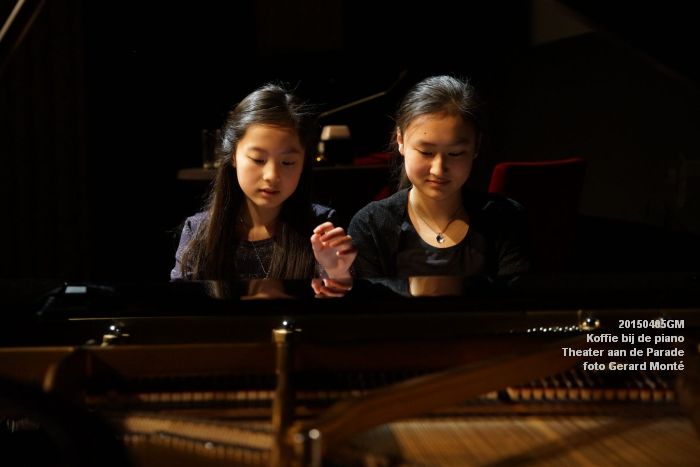 DSC08017- koffie bij de piano ThadP - 5apr2015 -  foto GerardMontE web
