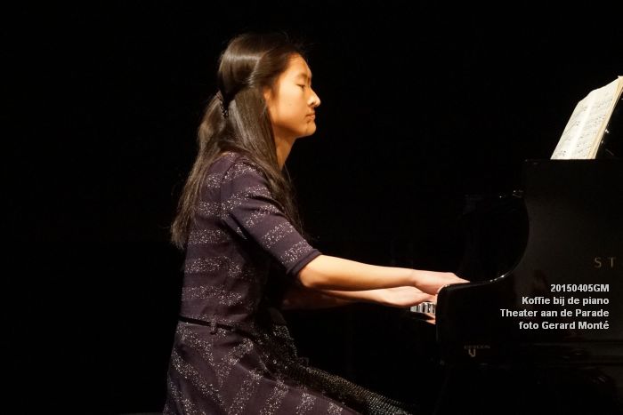 DSC08041- koffie bij de piano ThadP - 5apr2015 -  foto GerardMontE web