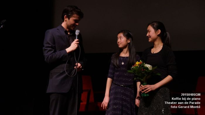 DSC08049- koffie bij de piano ThadP - 5apr2015 -  foto GerardMontE web