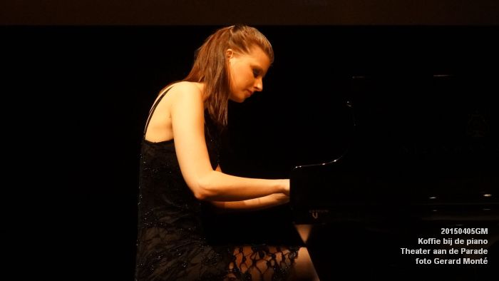 DSC08088- koffie bij de piano ThadP - 5apr2015 -  foto GerardMontE web