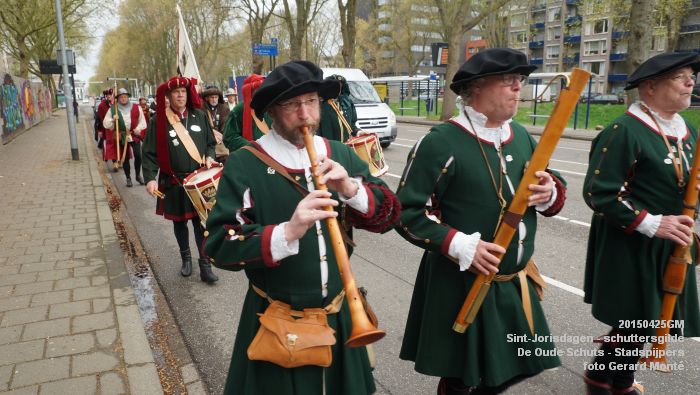 DSC03365- Sint-Jorisdagen schuttersgilde De Oude Schuts - Stadspijpers - 25apr2015 - foto GerardMontE web