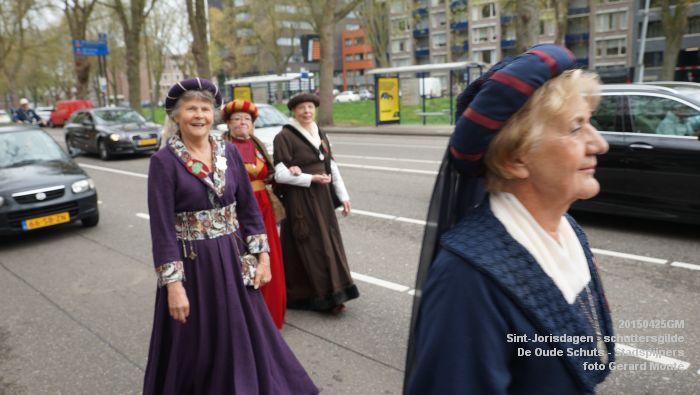 DSC03374- Sint-Jorisdagen schuttersgilde De Oude Schuts - Stadspijpers - 25apr2015 - foto GerardMontE web
