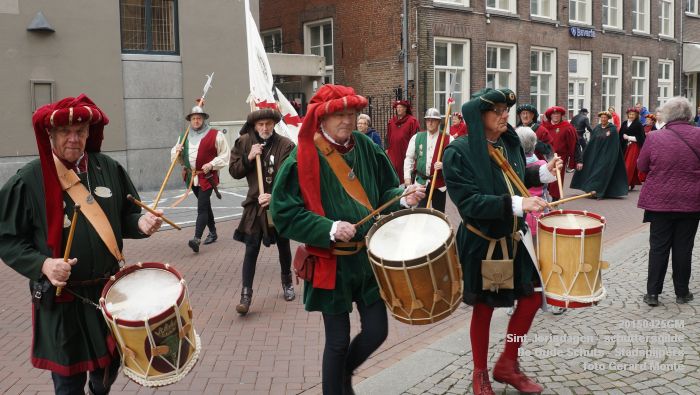 DSC03387- Sint-Jorisdagen schuttersgilde De Oude Schuts - Stadspijpers - 25apr2015 - foto GerardMontE web