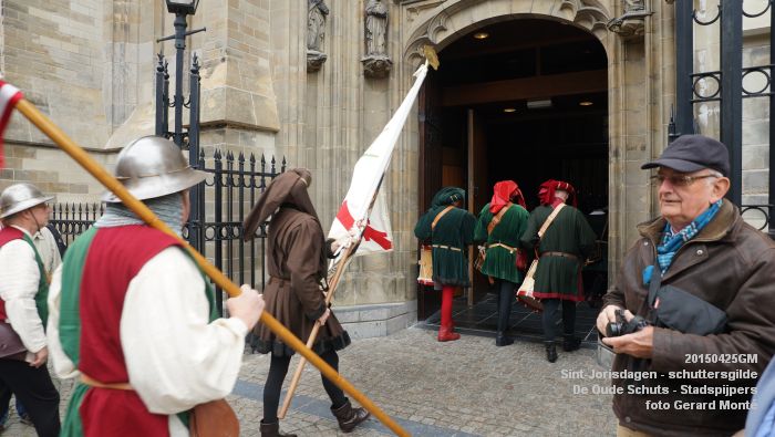 DSC03389- Sint-Jorisdagen schuttersgilde De Oude Schuts - Stadspijpers - 25apr2015 - foto GerardMontE web