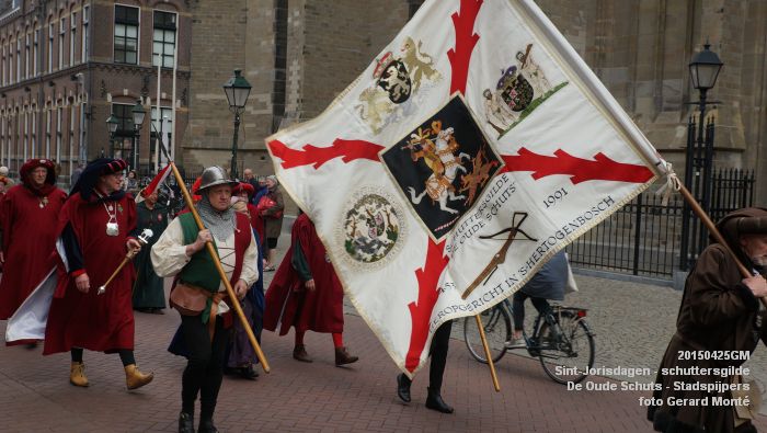 DSC03472- Sint-Jorisdagen schuttersgilde De Oude Schuts - Stadspijpers - 25apr2015 - foto GerardMontE web