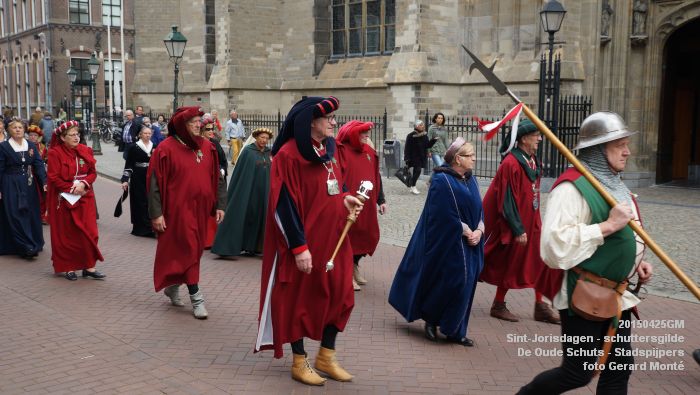DSC03475- Sint-Jorisdagen schuttersgilde De Oude Schuts - Stadspijpers - 25apr2015 - foto GerardMontE web