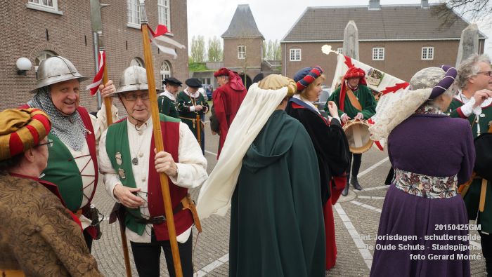 DSC03483- Sint-Jorisdagen schuttersgilde De Oude Schuts - Stadspijpers - 25apr2015 - foto GerardMontE web