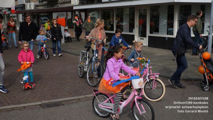 DSC03514- Orthen 1200 benkske vrijmarkt schaarhuisplein - 27apr2015 - foto GerardMontE web
