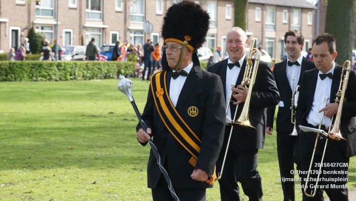 DSC03518- Orthen 1200 benkske vrijmarkt schaarhuisplein - 27apr2015 - foto GerardMontE web