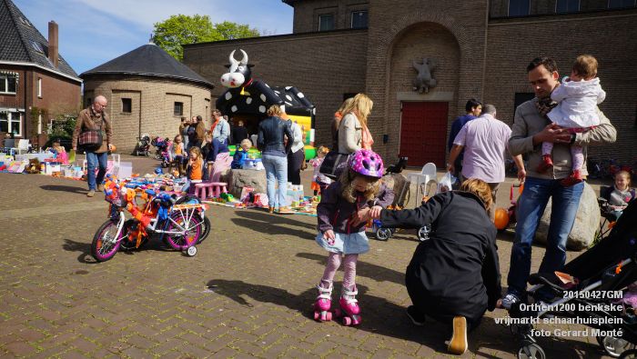 DSC03612- Orthen 1200 benkske vrijmarkt schaarhuisplein - 27apr2015 - foto GerardMontE web