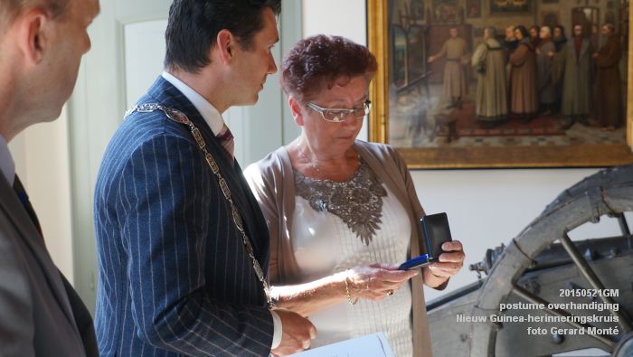DSC06846- postume overhandiging toegekend Nieuw Guinea-herinneringskruis  - 2mei2015 -  foto GerardMontE web
