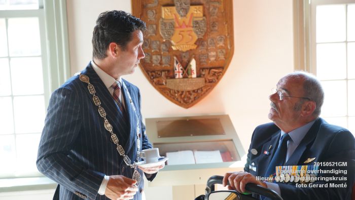 eDSC06875- postume overhandiging toegekend Nieuw Guinea-herinneringskruis  - 2mei2015 -  foto GerardMontE web