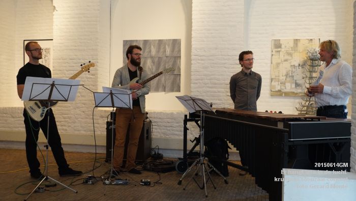 DSC09674- Er hangt iets in de lucht kruithuis toonzaal-concert - 14juni2015 - foto GerardMontE web