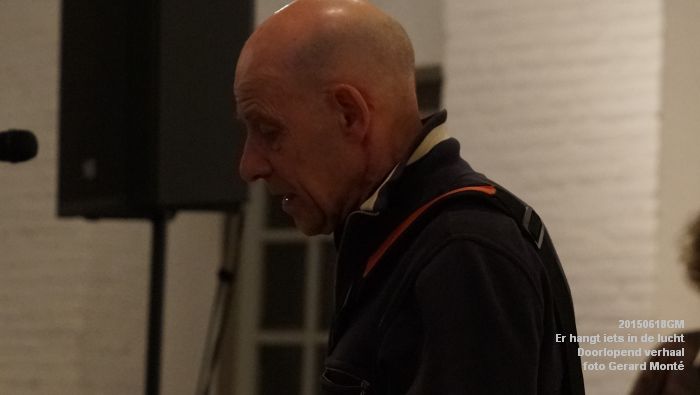 DSC00816- Er hangt iets in de lucht - Doorlopend verhaal - 18juni2015 - foto GerardMontE web