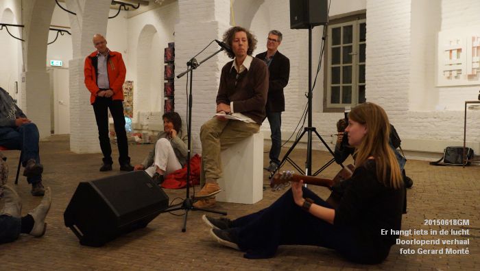 DSC00831- Er hangt iets in de lucht - Doorlopend verhaal - 18juni2015 - foto GerardMontE web
