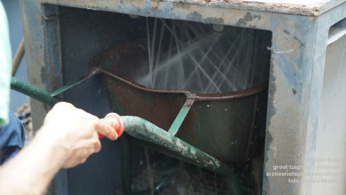 DSC02283- groot tuighuis - archeohotspot - poep van vroeger - 24juni2015 - foto GerardMontE web