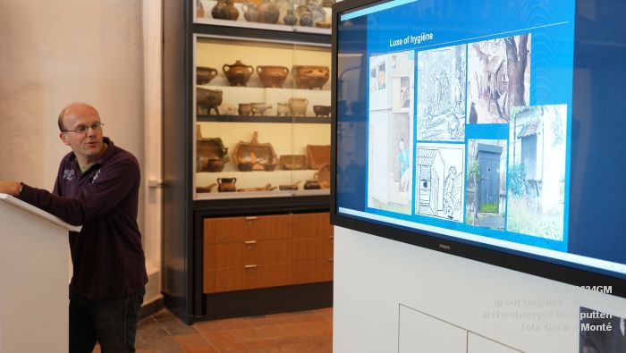 DSC02319- groot tuighuis - archeohotspot - poep van vroeger - 24juni2015 - foto GerardMontE web