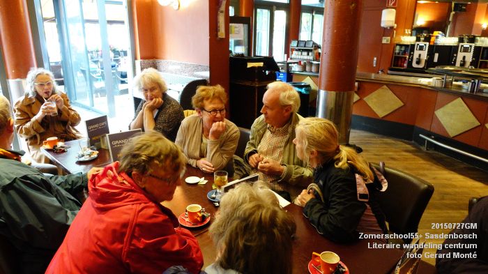 DSC09357- Zomerschool55+ Sasdenbosch - Literaire wandeling centrum - 27juli2015 - foto GerardMontE web