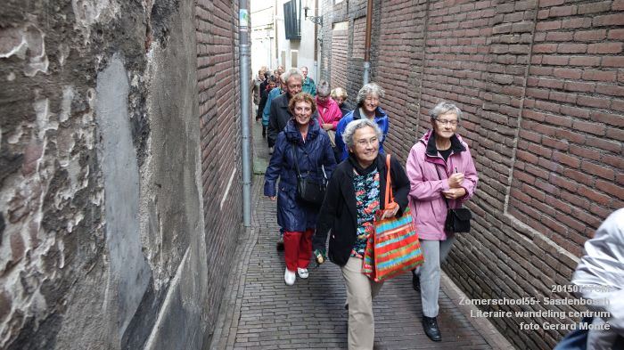 DSC09365- Zomerschool55+ Sasdenbosch - Literaire wandeling centrum - 27juli2015 - foto GerardMontE web