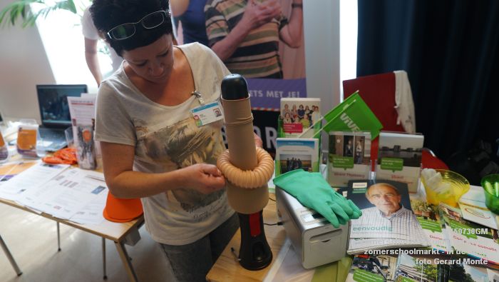 eDSC00843-DSC00865- Zomerschool55+ Zuiderparkweg zomerschoolmarkt - In de Roos - 30juli2015 - foto GerardMontE web