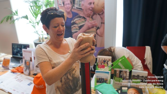 eDSC00843-DSC00866- Zomerschool55+ Zuiderparkweg zomerschoolmarkt - In de Roos - 30juli2015 - foto GerardMontE web