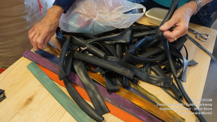 fDSC00908- Zomerschool55+ Zuiderparkweg fietsbandsieraden - In de Roos - 31juli2015 - foto GerardMontE web