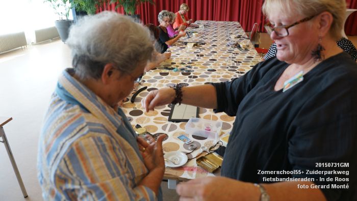 fDSC00910- Zomerschool55+ Zuiderparkweg fietsbandsieraden - In de Roos - 31juli2015 - foto GerardMontE web