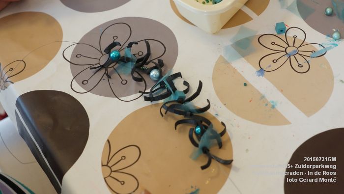 fDSC00924- Zomerschool55+ Zuiderparkweg fietsbandsieraden - In de Roos - 31juli2015 - foto GerardMontE web