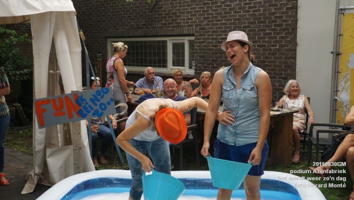 DSC05354- Het wordt weer zon dag - podium Azijnfabriek - 30aug2015 - foto GerardMontE web