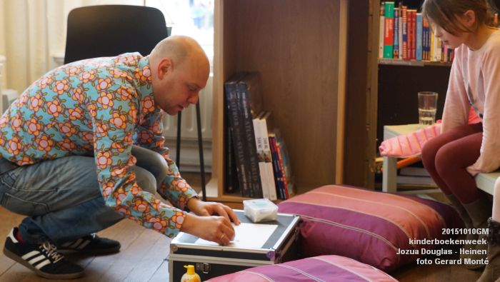 DSC04964- boekhandel Heinen kinderboekenweek Jozua Douglas - 10okt2015 - foto GerardMontE web