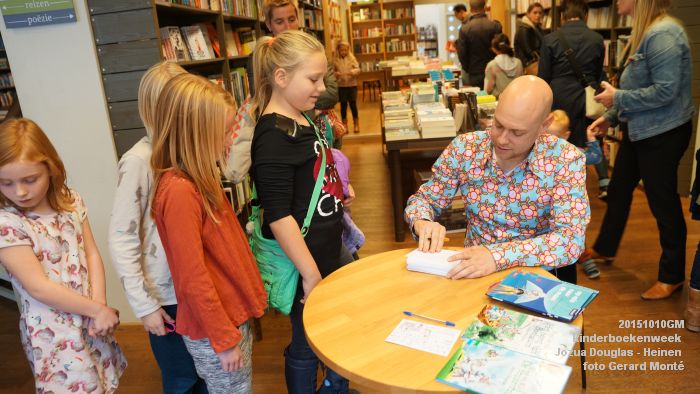 DSC04979- boekhandel Heinen kinderboekenweek Jozua Douglas - 10okt2015 - foto GerardMontE web
