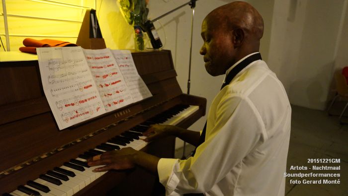 DSC09089- ARTOTS Performativity Wave - SOUNDPERFORMANCES - NACHTMAAL  - 21dec2015 - foto GerardMontE web