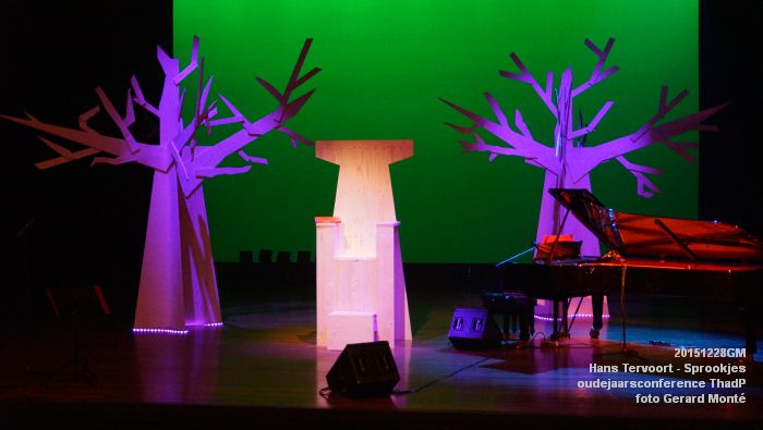 005DSC09874- Hans Tervoort oudejaarsconference Sprookjes ThadP - 28dec2015 - foto GerardMontE web