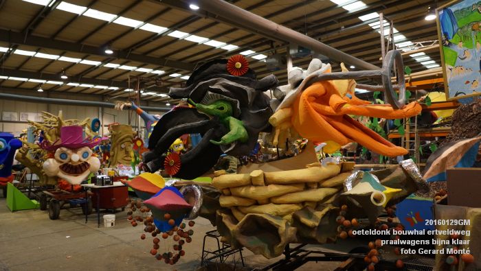 DSC02352- oeteldonk bouwhal praalwagens bijna klaar - 29jan2016 - foto GerardMontE web