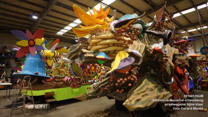 DSC02359- oeteldonk bouwhal praalwagens bijna klaar - 29jan2016 - foto GerardMontE web