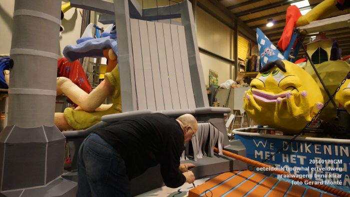 DSC02374- oeteldonk bouwhal praalwagens bijna klaar - 29jan2016 - foto GerardMontE web