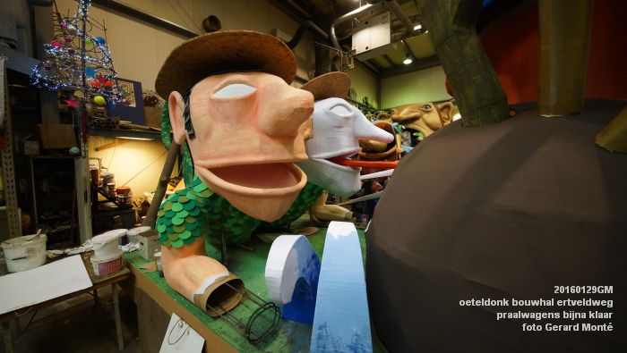DSC02384- oeteldonk bouwhal praalwagens bijna klaar - 29jan2016 - foto GerardMontE web