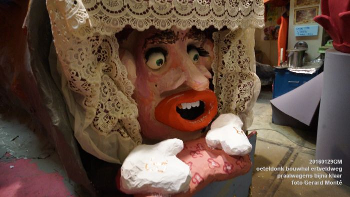 DSC02397- oeteldonk bouwhal praalwagens bijna klaar - 29jan2016 - foto GerardMontE web